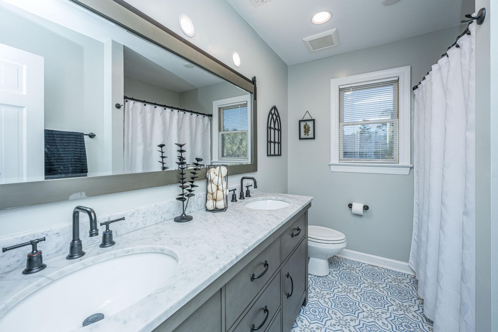 301 Mendenhall Street Photo 36