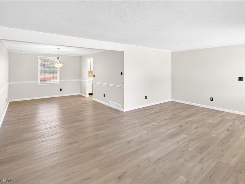 960 Red Oak Circle, Medina, OH 44256 Photo 11