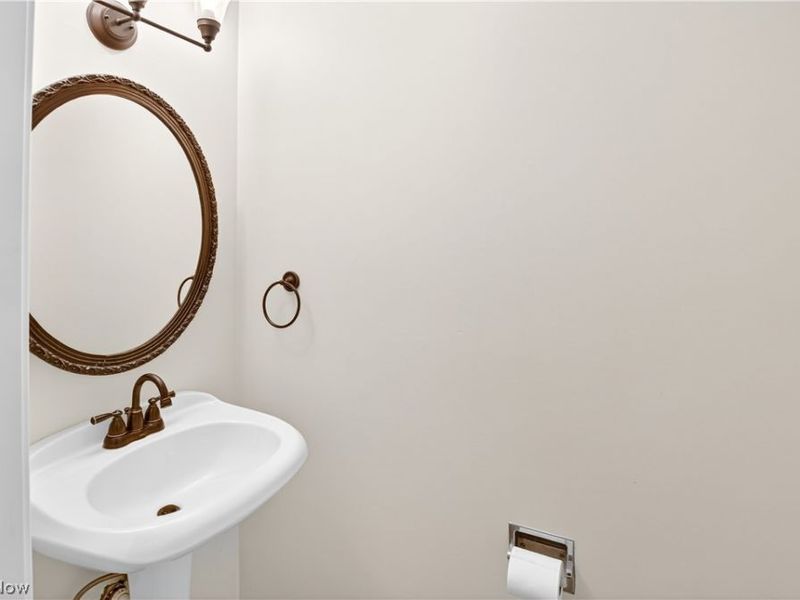 960 Red Oak Circle, Medina, OH 44256 Photo 16