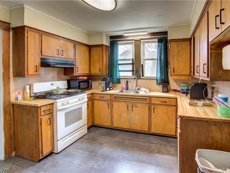 507 W Smith , Medina, OH 44256 Photo 10