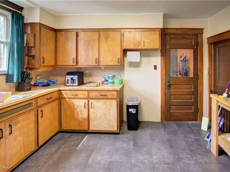 507 W Smith , Medina, OH 44256 Photo 12