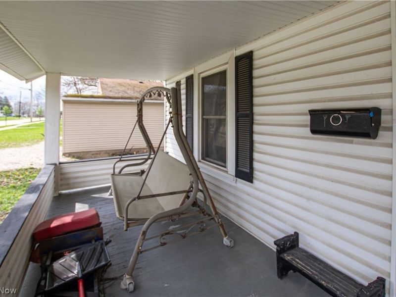 507 W Smith , Medina, OH 44256 Photo 2