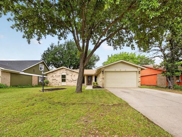 562 Kent Drive, Lewisville, TX 75067