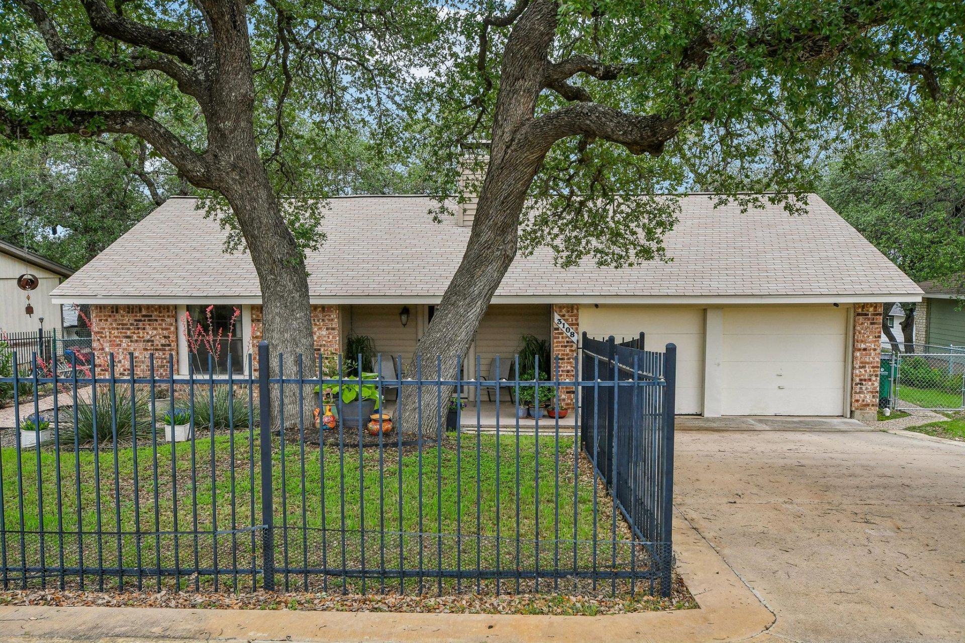 3108 American Dr, Lago Vista, TX 78645 Main Photo