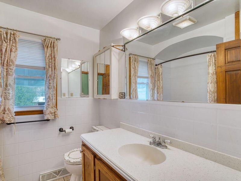 1603 W High Street NE, Newark, OH 43055 Photo 11