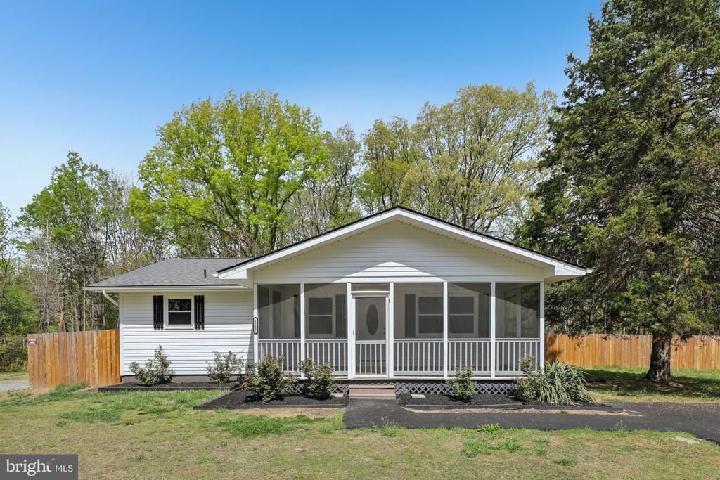 1257 White Oak Road, Fredericksburg, VA 22405 Main Photo