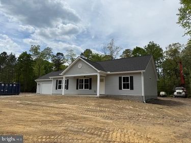 209 LORETTA DRIVE , COLONIAL BEACH, VA 22443