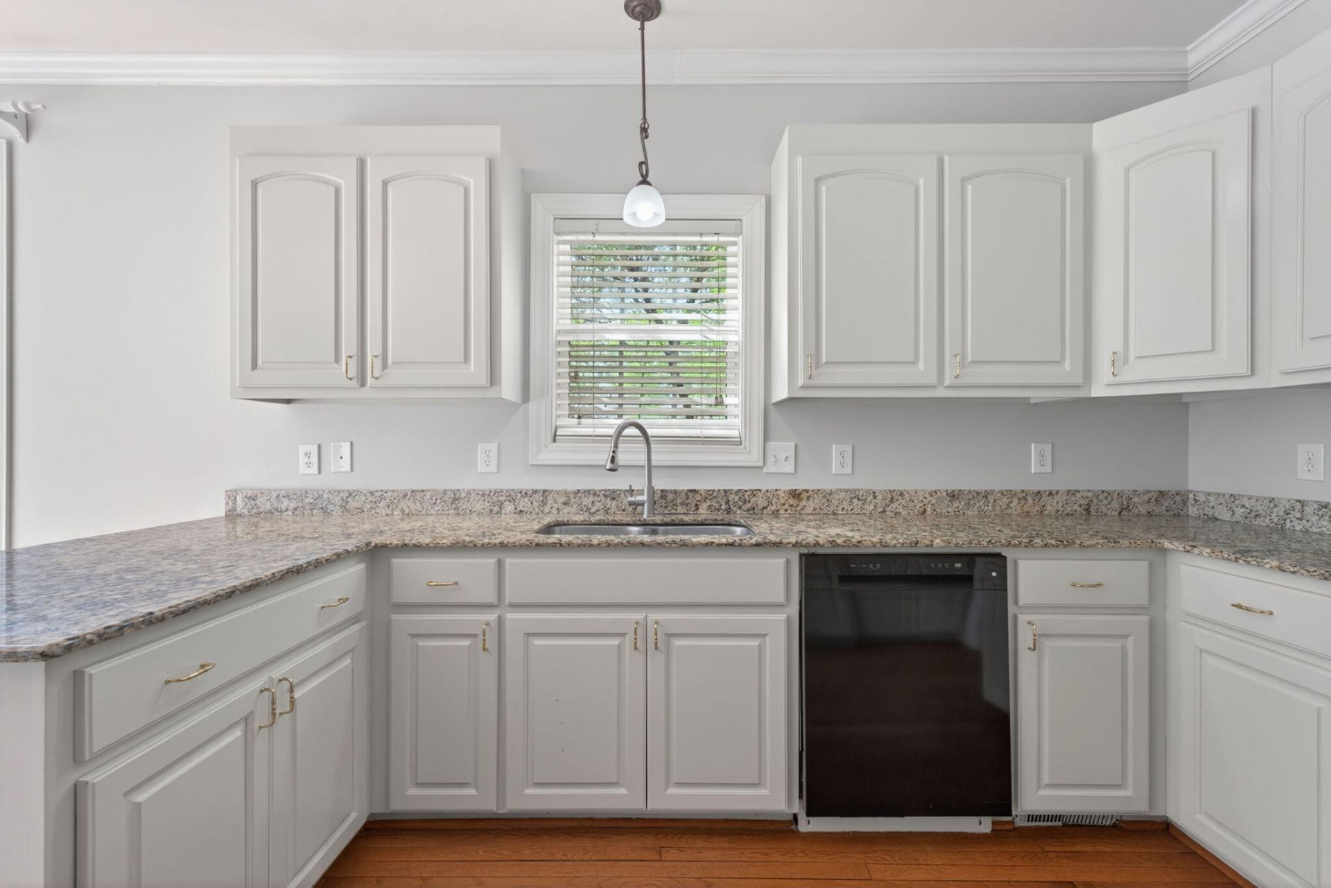 100 Shores Edge Drive Photo 12