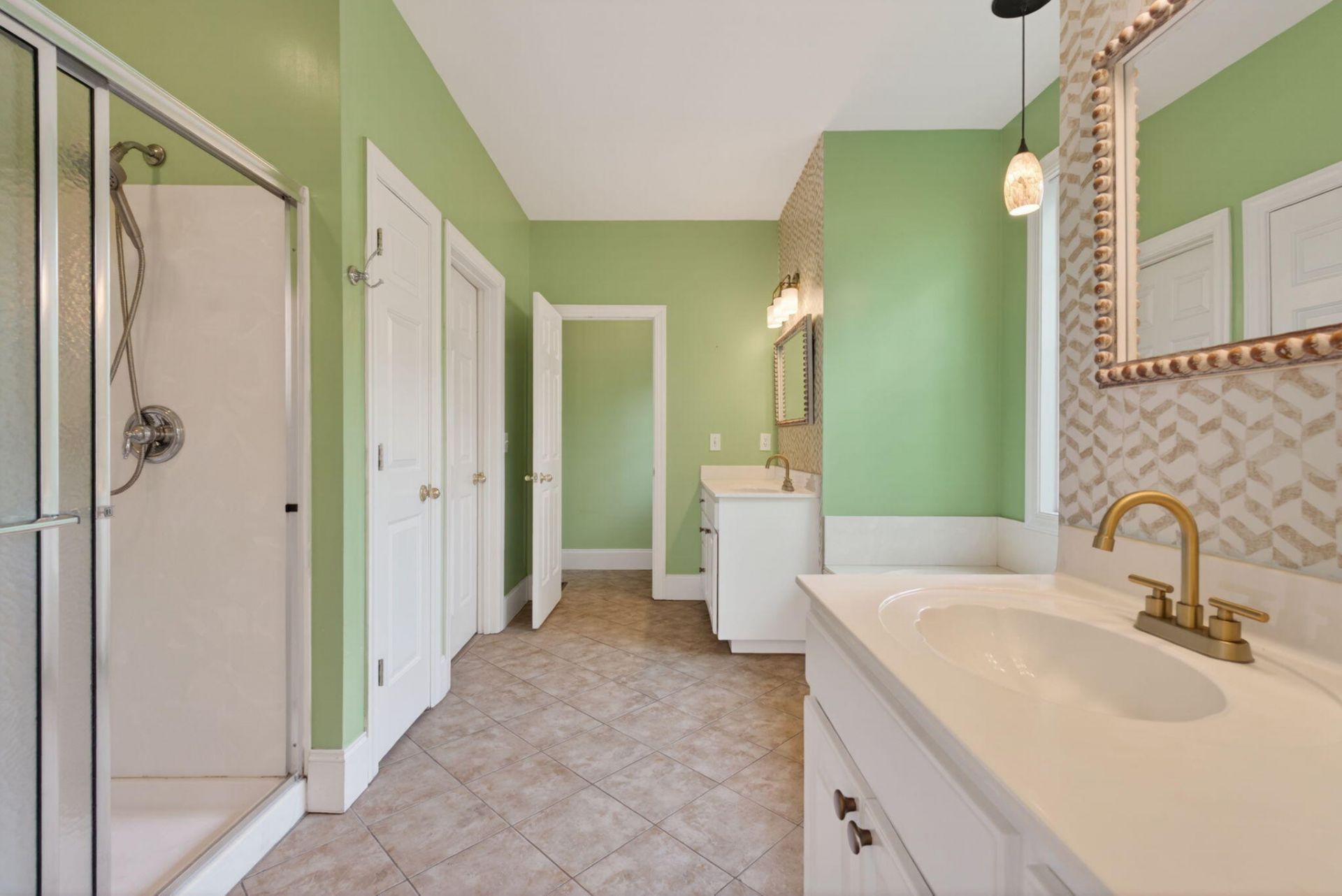 100 Shores Edge Drive Photo 18