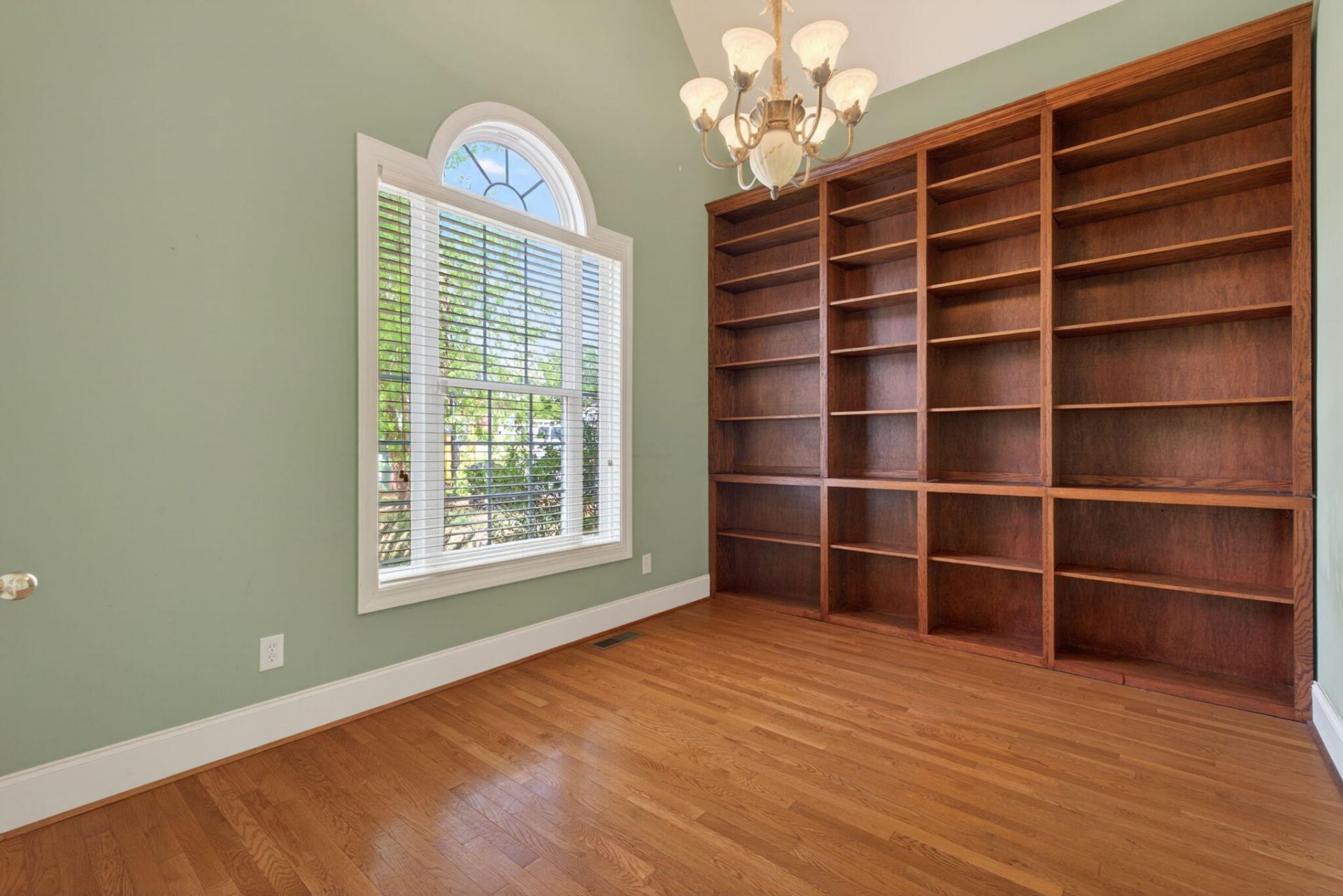 100 Shores Edge Drive Photo 19