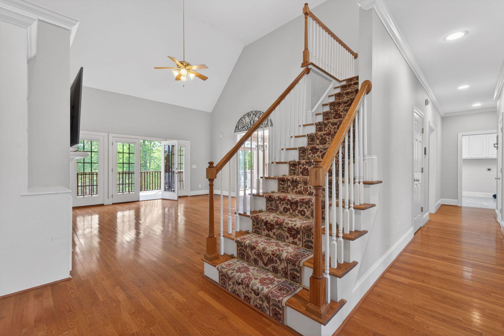 100 Shores Edge Drive Photo 23