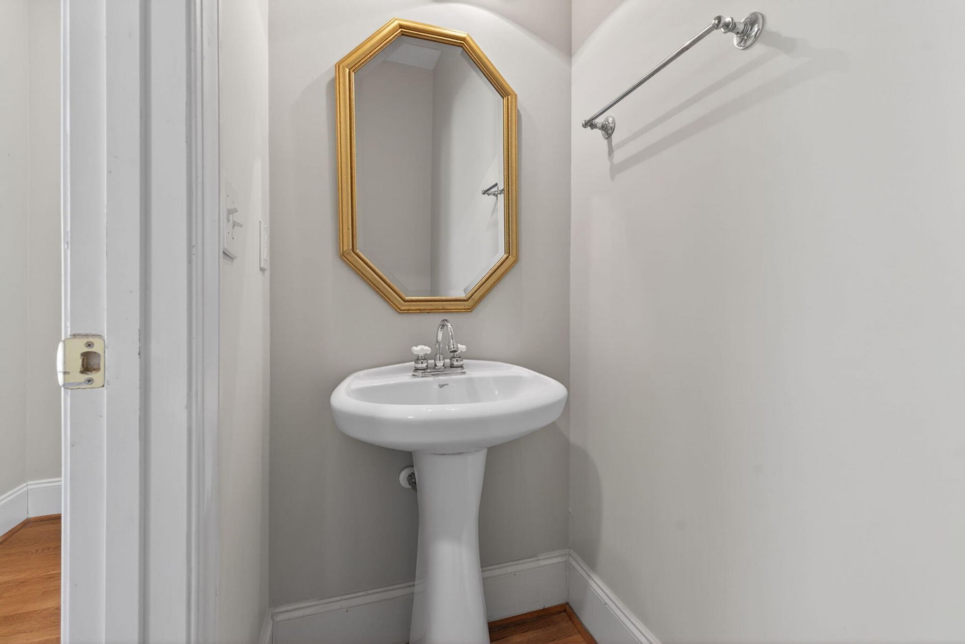 100 Shores Edge Drive Photo 29