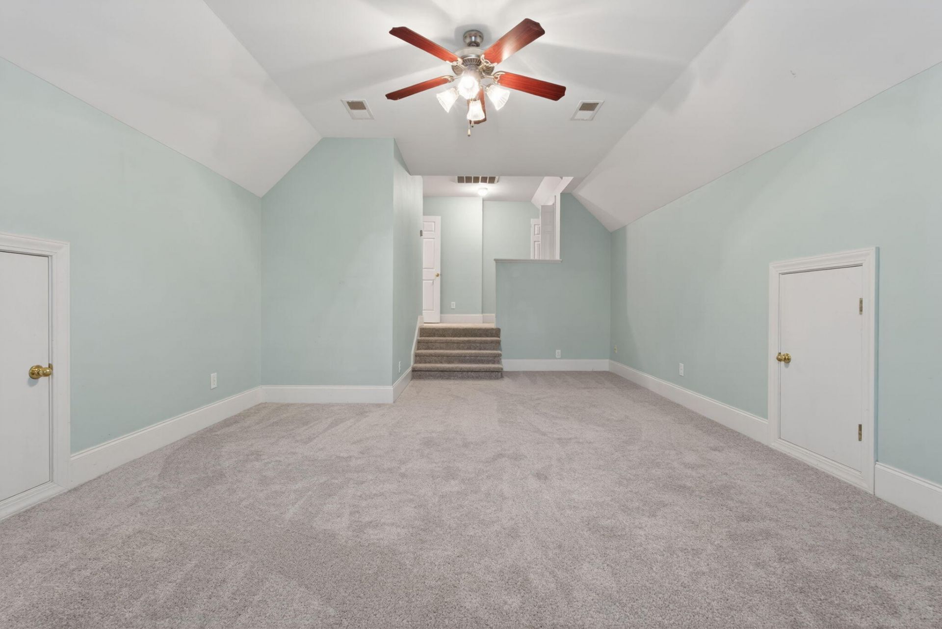 100 Shores Edge Drive Photo 36