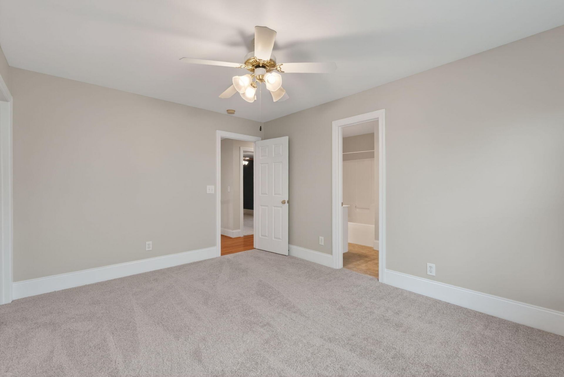 100 Shores Edge Drive Photo 38