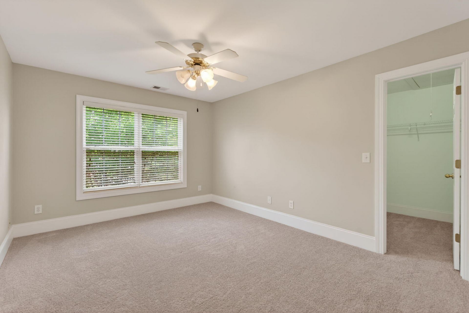 100 Shores Edge Drive Photo 39