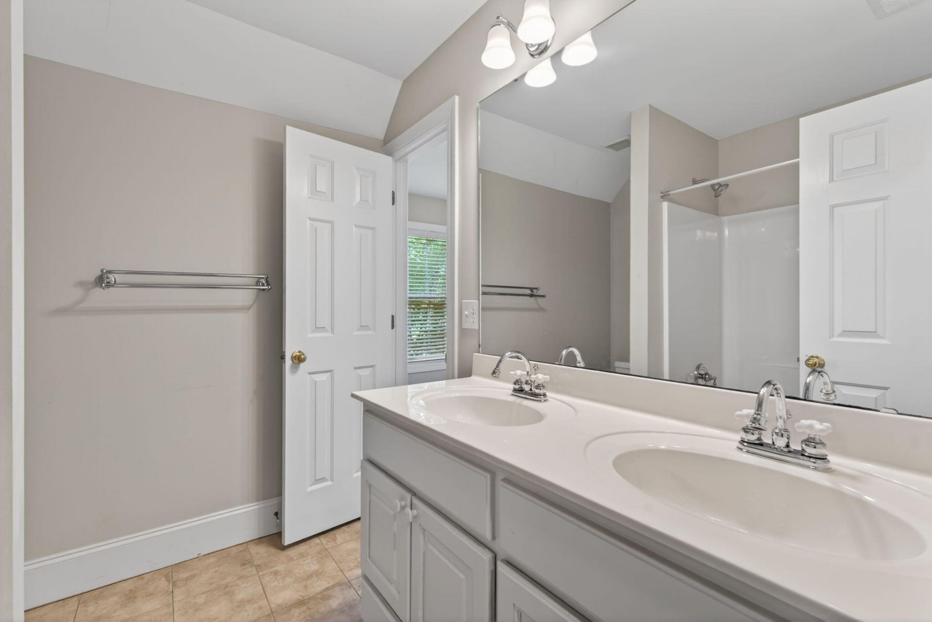 100 Shores Edge Drive Photo 41