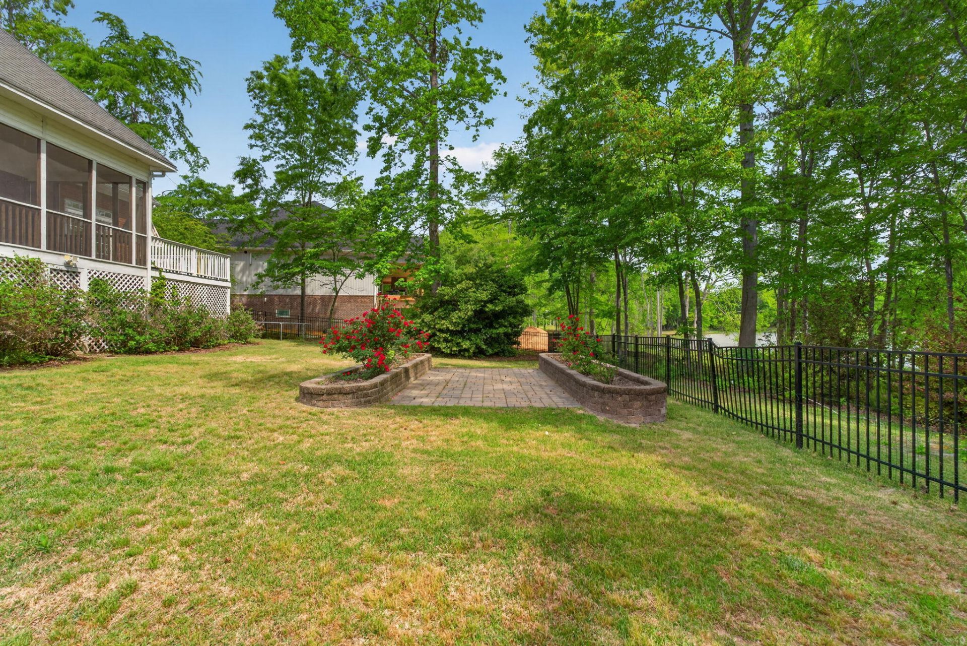 100 Shores Edge Drive Photo 46