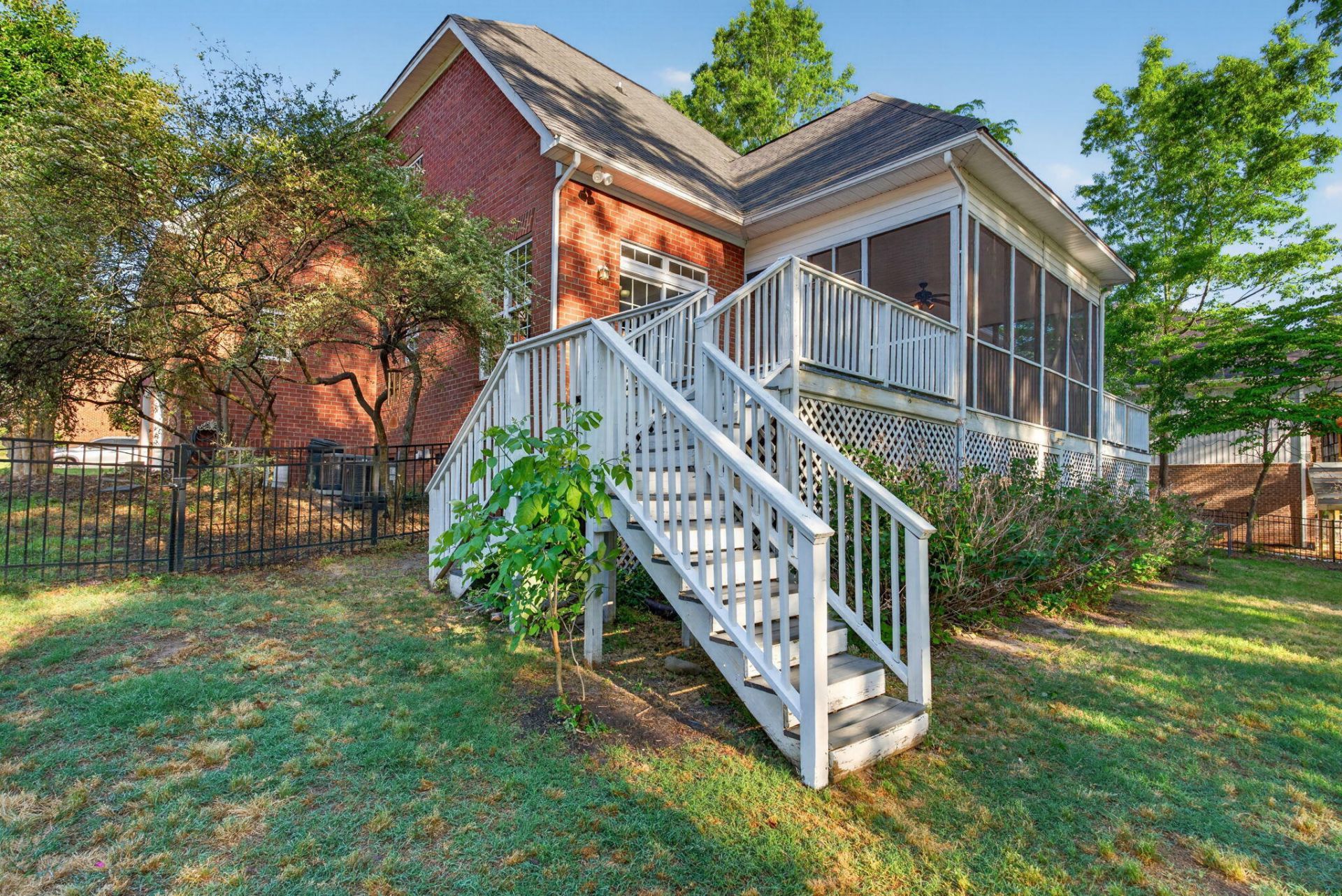 100 Shores Edge Drive Photo 51
