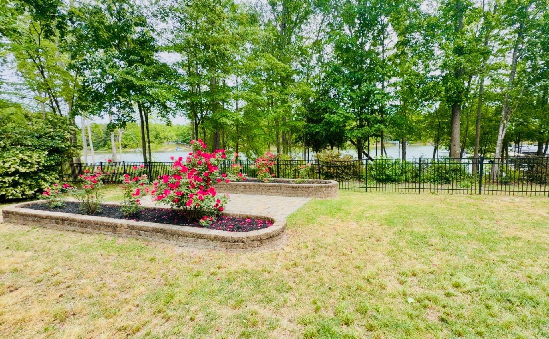 100 Shores Edge Drive Photo 55