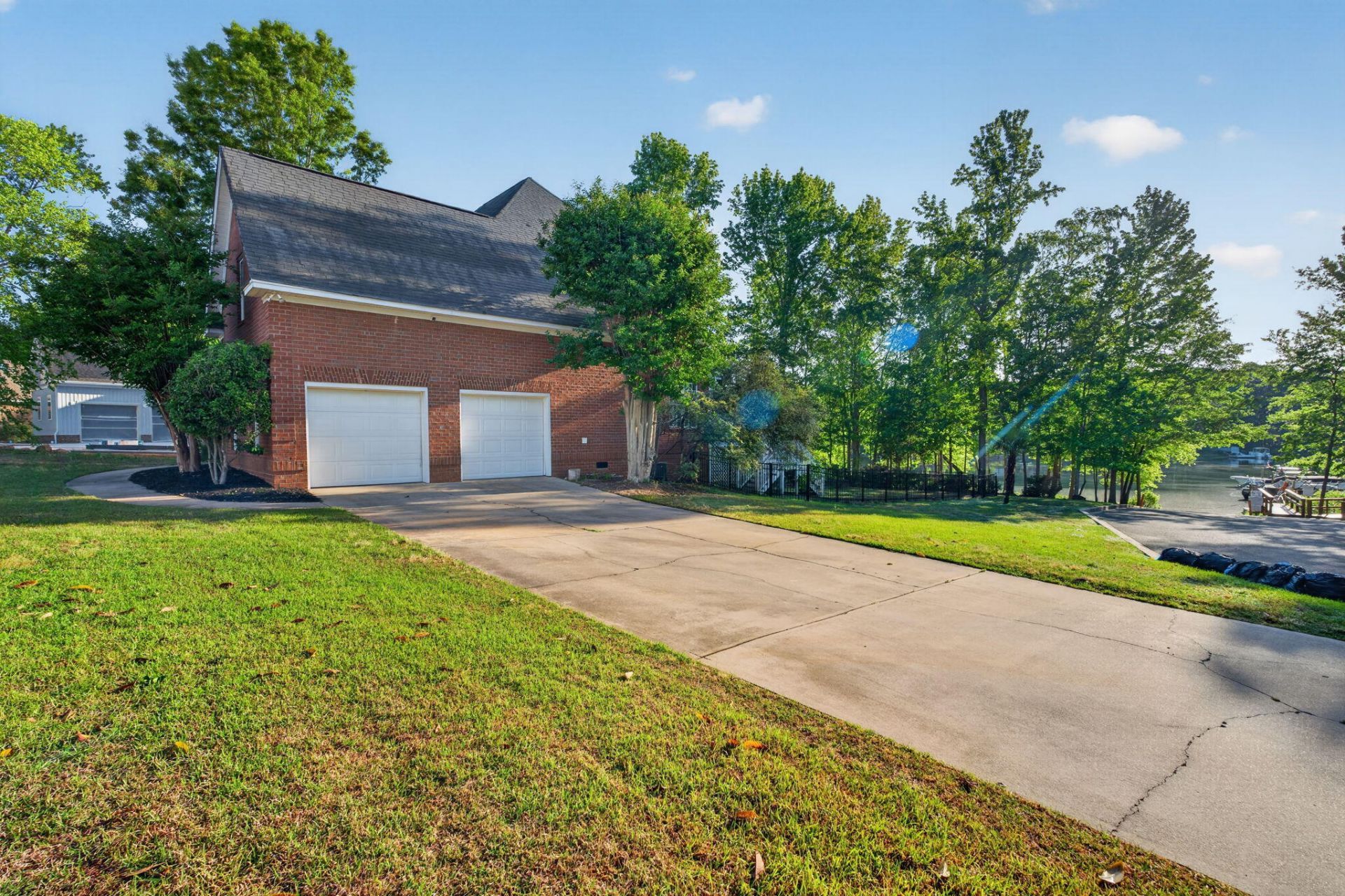 100 Shores Edge Drive Photo 6