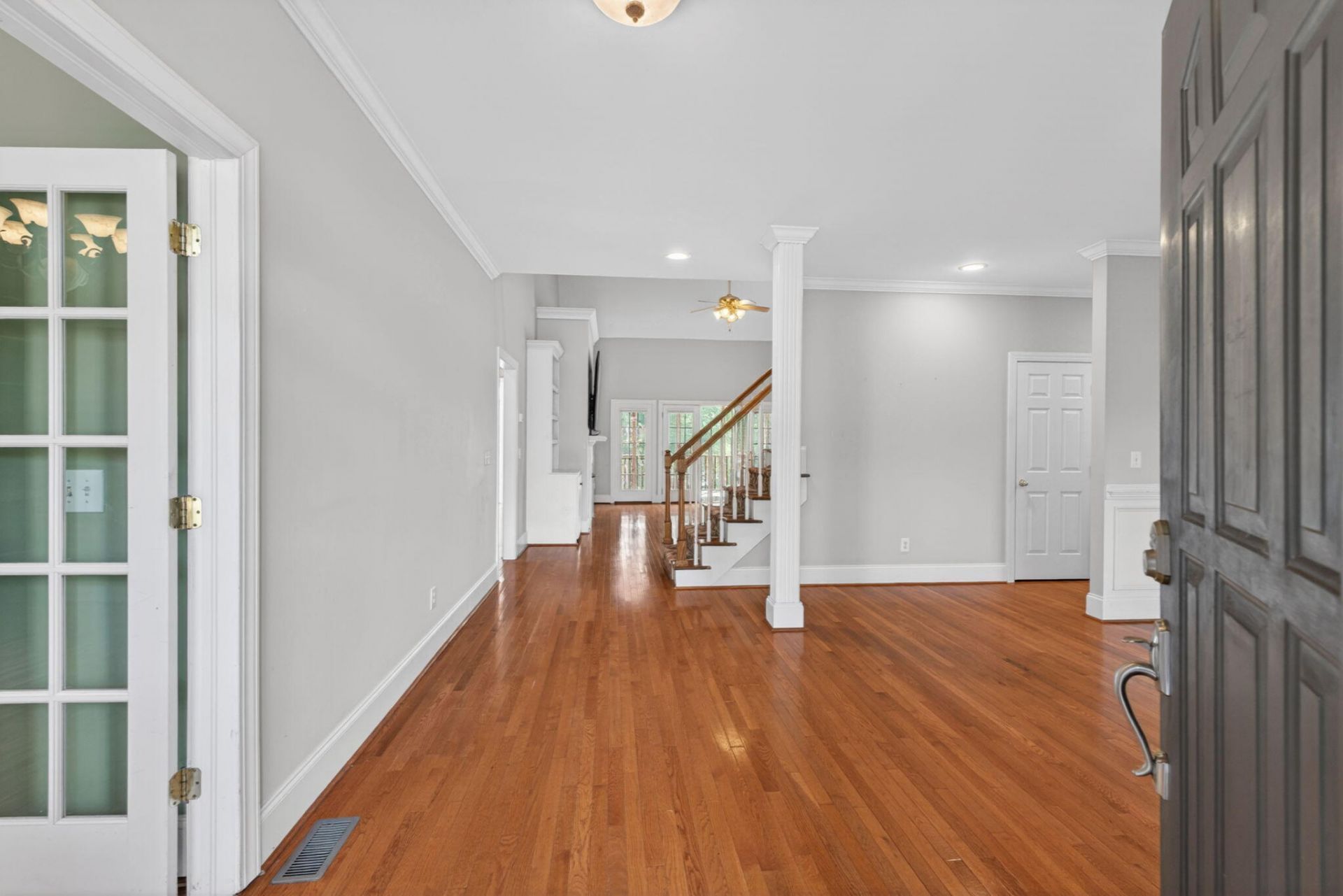 100 Shores Edge Drive Photo 7