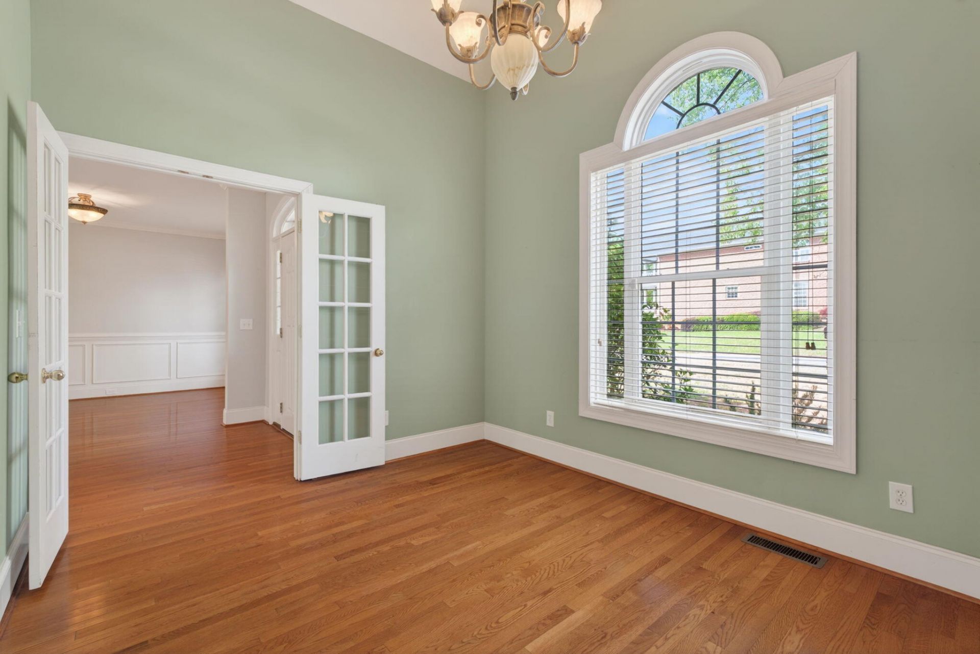 100 Shores Edge Drive Photo 8