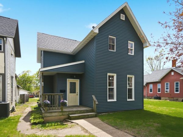 525 9th Avenue S, Clinton, IA 52372