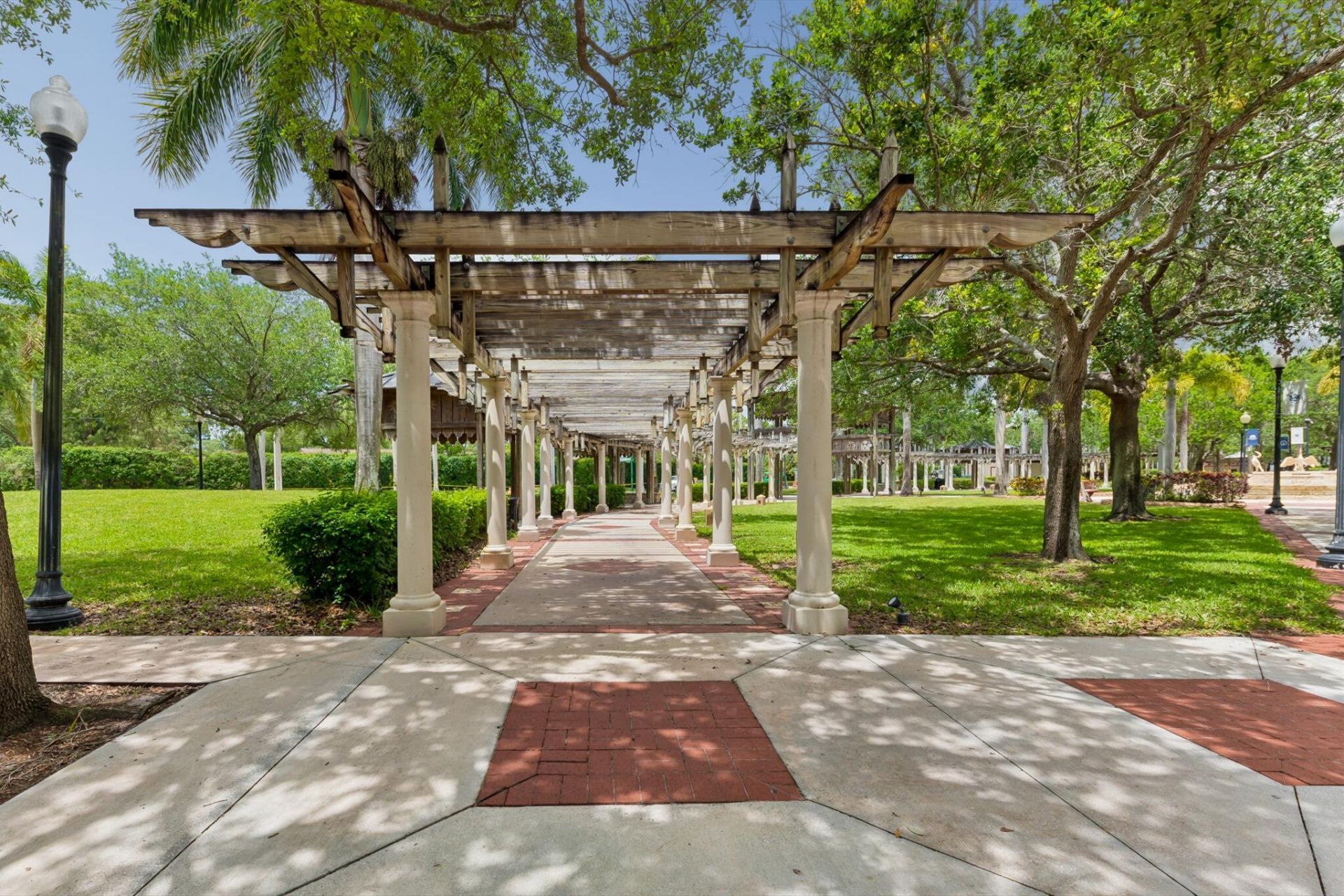 126 Sparrow Drive, Unit 10b, Royal Palm Beach, FL 33411 Photo