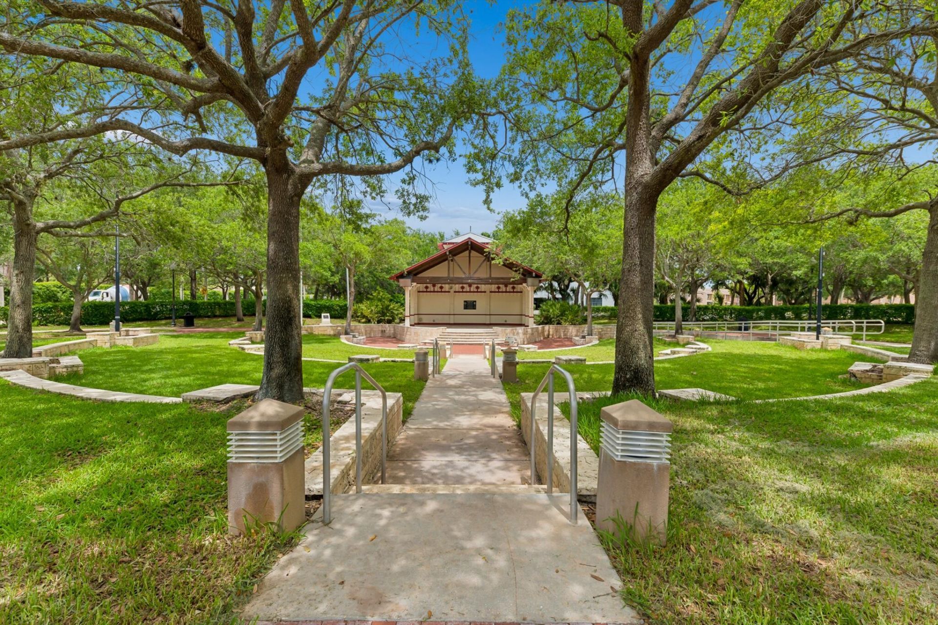 126 Sparrow Drive, Unit 10b, Royal Palm Beach, FL 33411 Photo