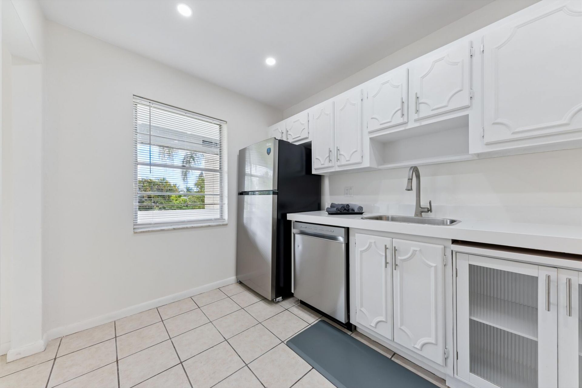 126 Sparrow Drive, Unit 10b, Royal Palm Beach, FL 33411 Photo