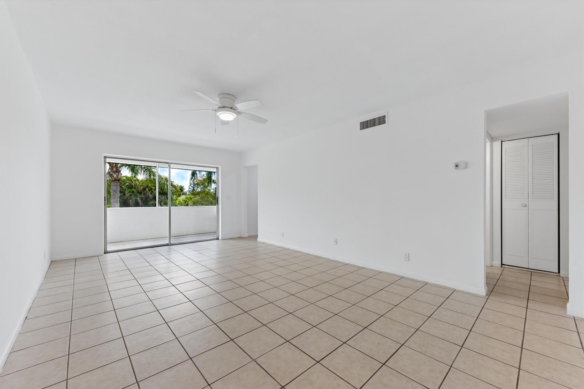 126 Sparrow Drive, Unit 10b, Royal Palm Beach, FL 33411 Photo