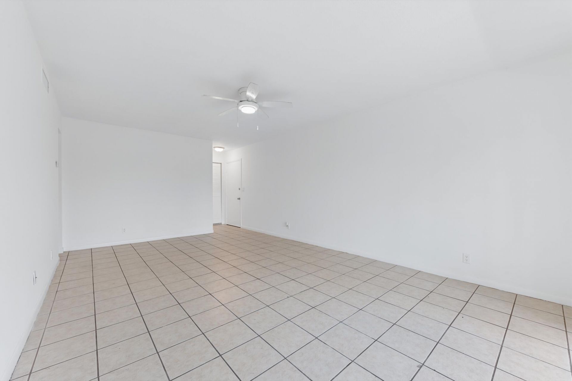 126 Sparrow Drive, Unit 10b, Royal Palm Beach, FL 33411 Photo