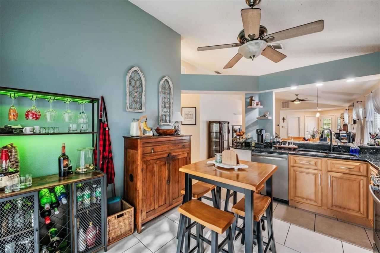 1686 Oak Spring Drive, Tarpon Springs, FL 34689 Photo