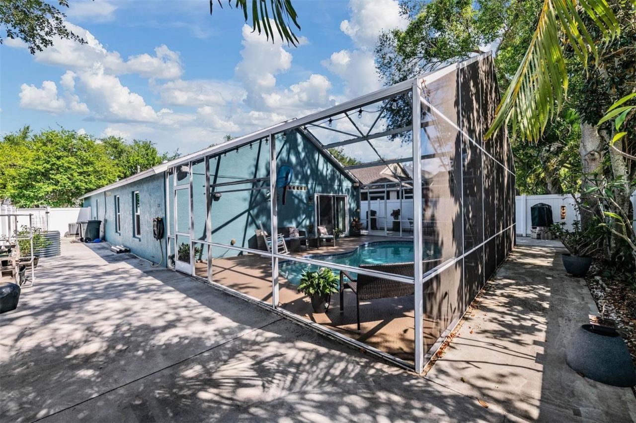 1686 Oak Spring Drive, Tarpon Springs, FL 34689 Photo