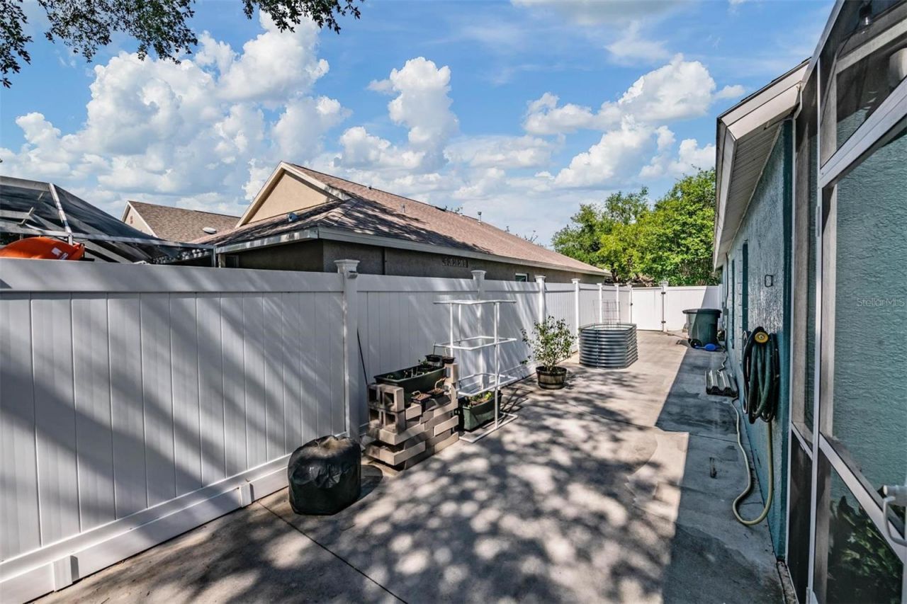 1686 Oak Spring Drive, Tarpon Springs, FL 34689 Photo