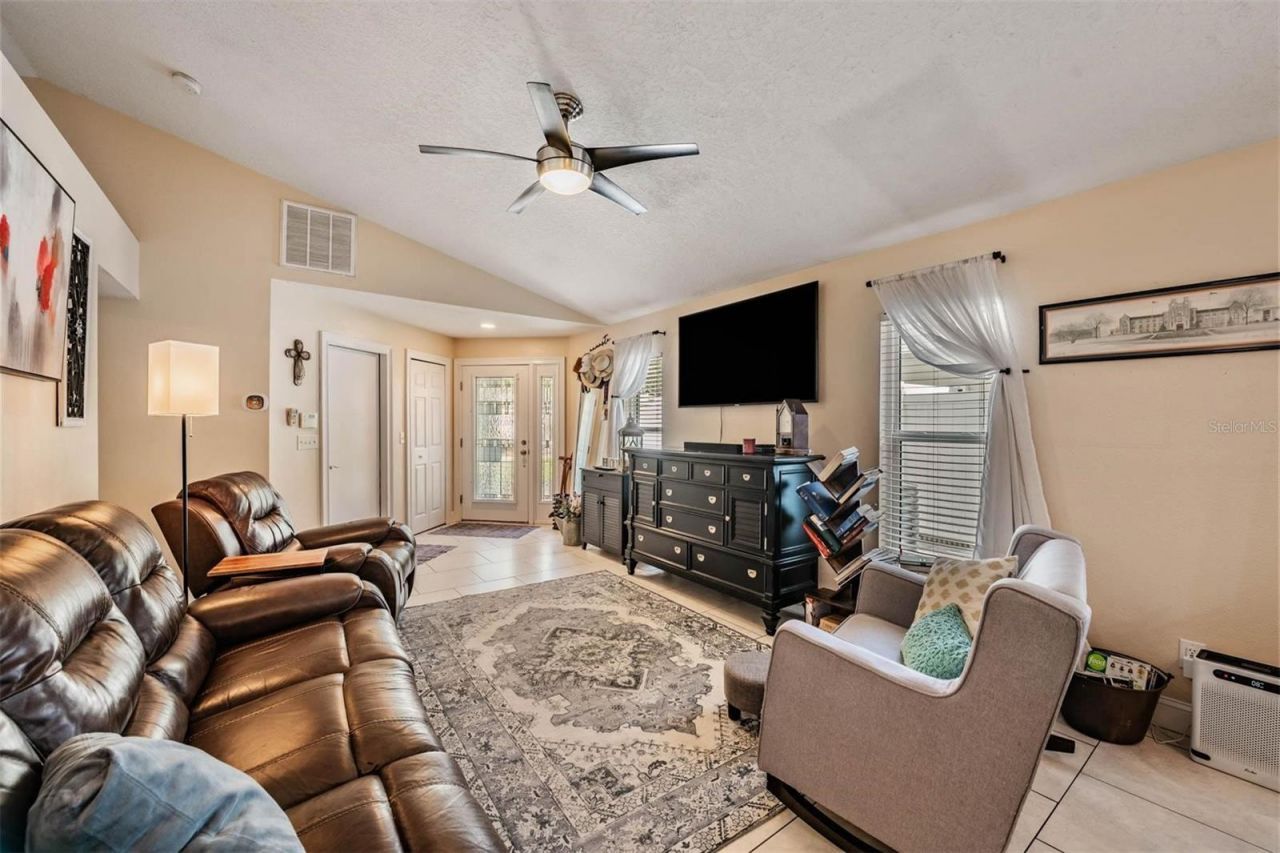 1686 Oak Spring Drive, Tarpon Springs, FL 34689 Photo