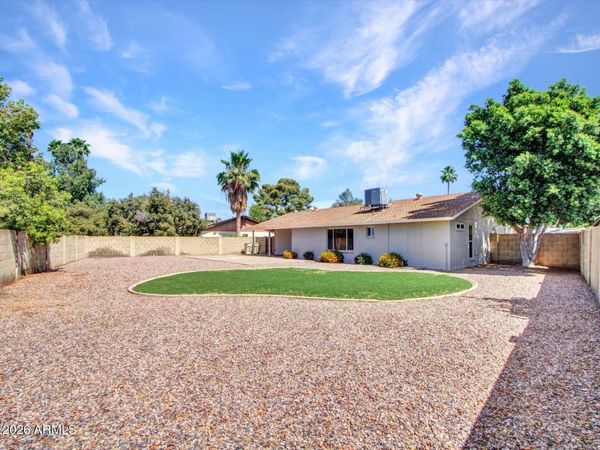 4915 W SHANGRI LA Road, Glendale, AZ 85304