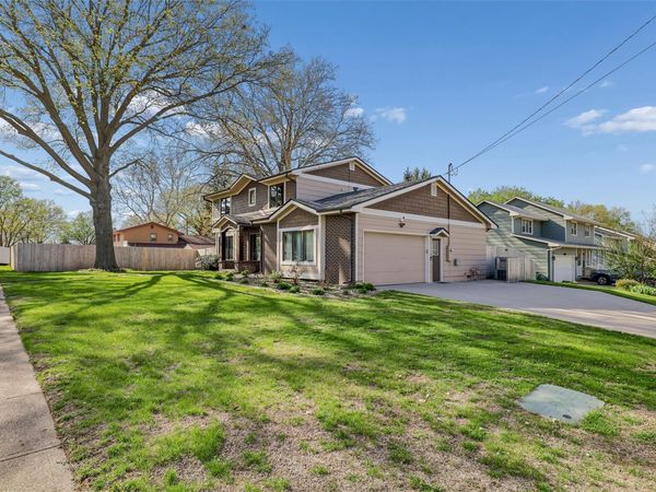 8201 Prairie Avenue, Urbandale, IA 50322