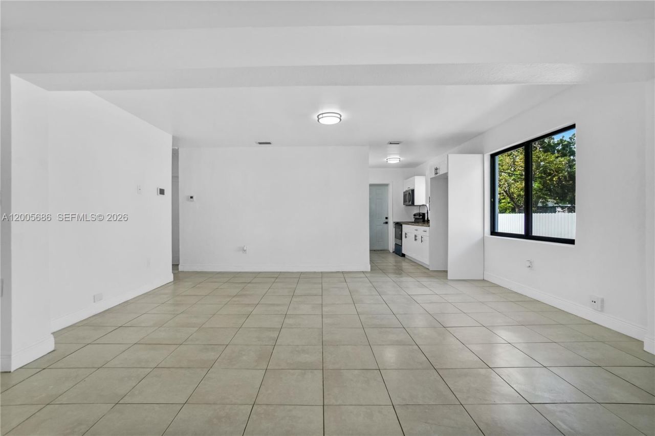 1340 NW 52nd St, Miami, FL 33142 Photo