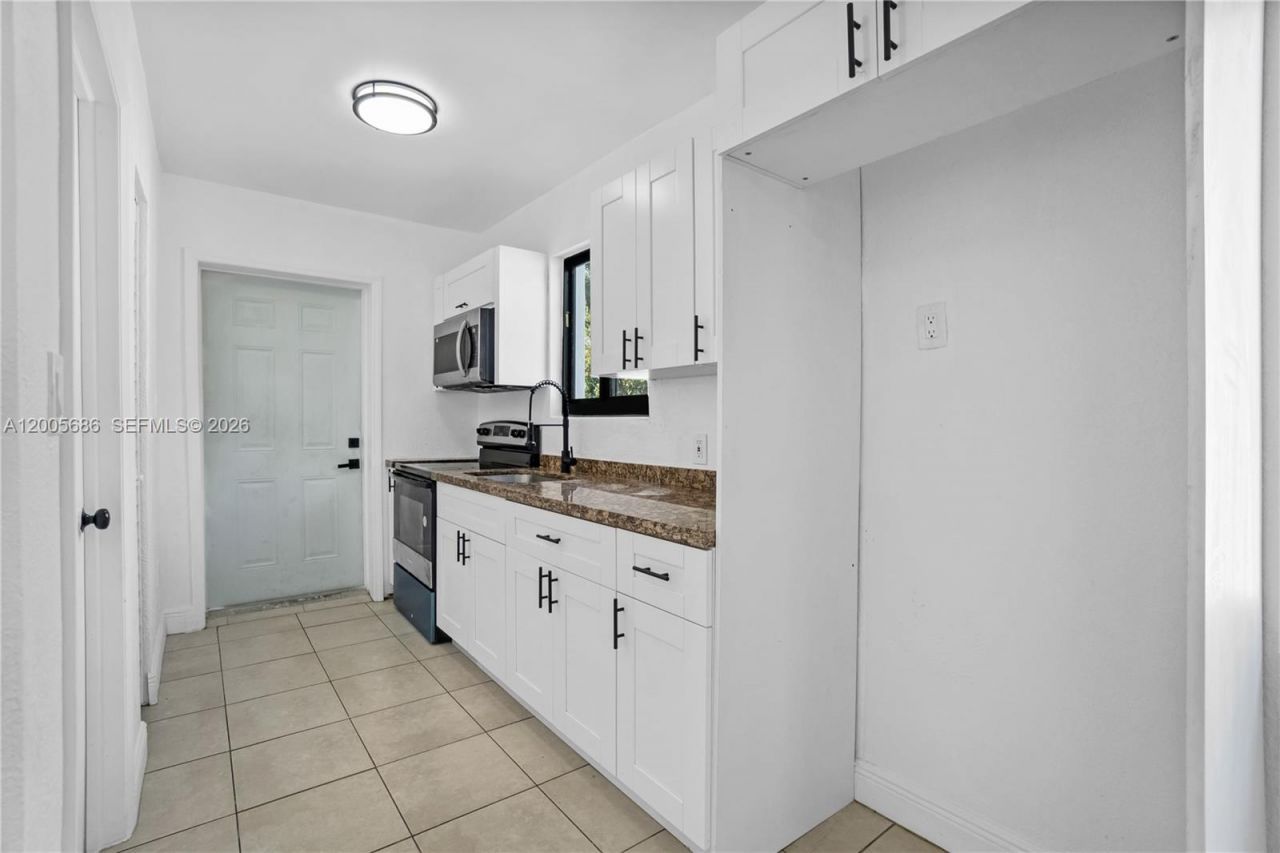 1340 NW 52nd St, Miami, FL 33142 Photo