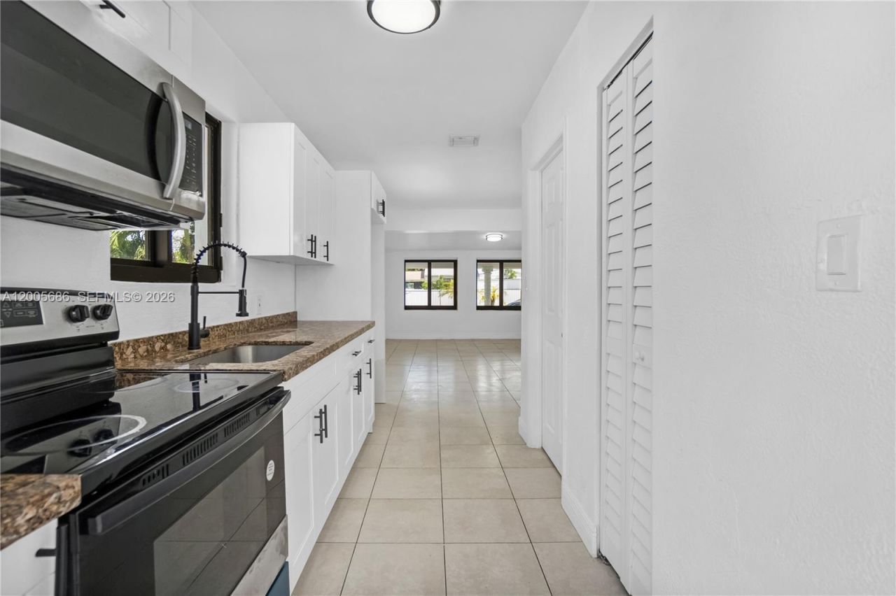 1340 NW 52nd St, Miami, FL 33142 Photo