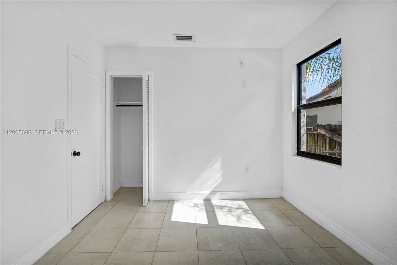 1340 NW 52nd St, Miami, FL 33142 Photo