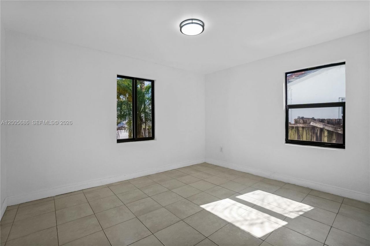 1340 NW 52nd St, Miami, FL 33142 Photo