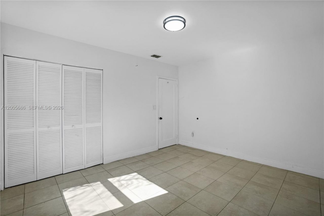 1340 NW 52nd St, Miami, FL 33142 Photo