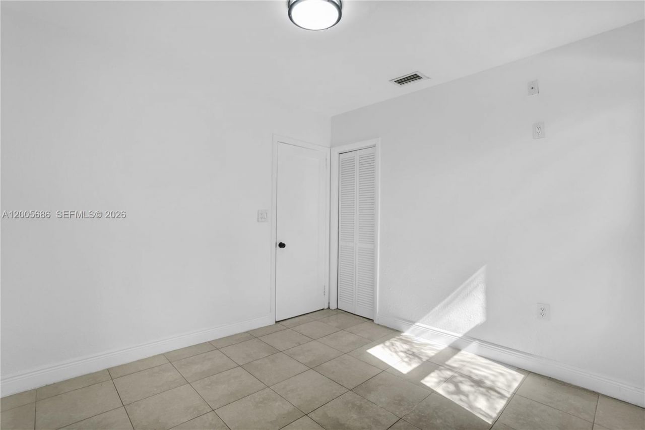 1340 NW 52nd St, Miami, FL 33142 Photo