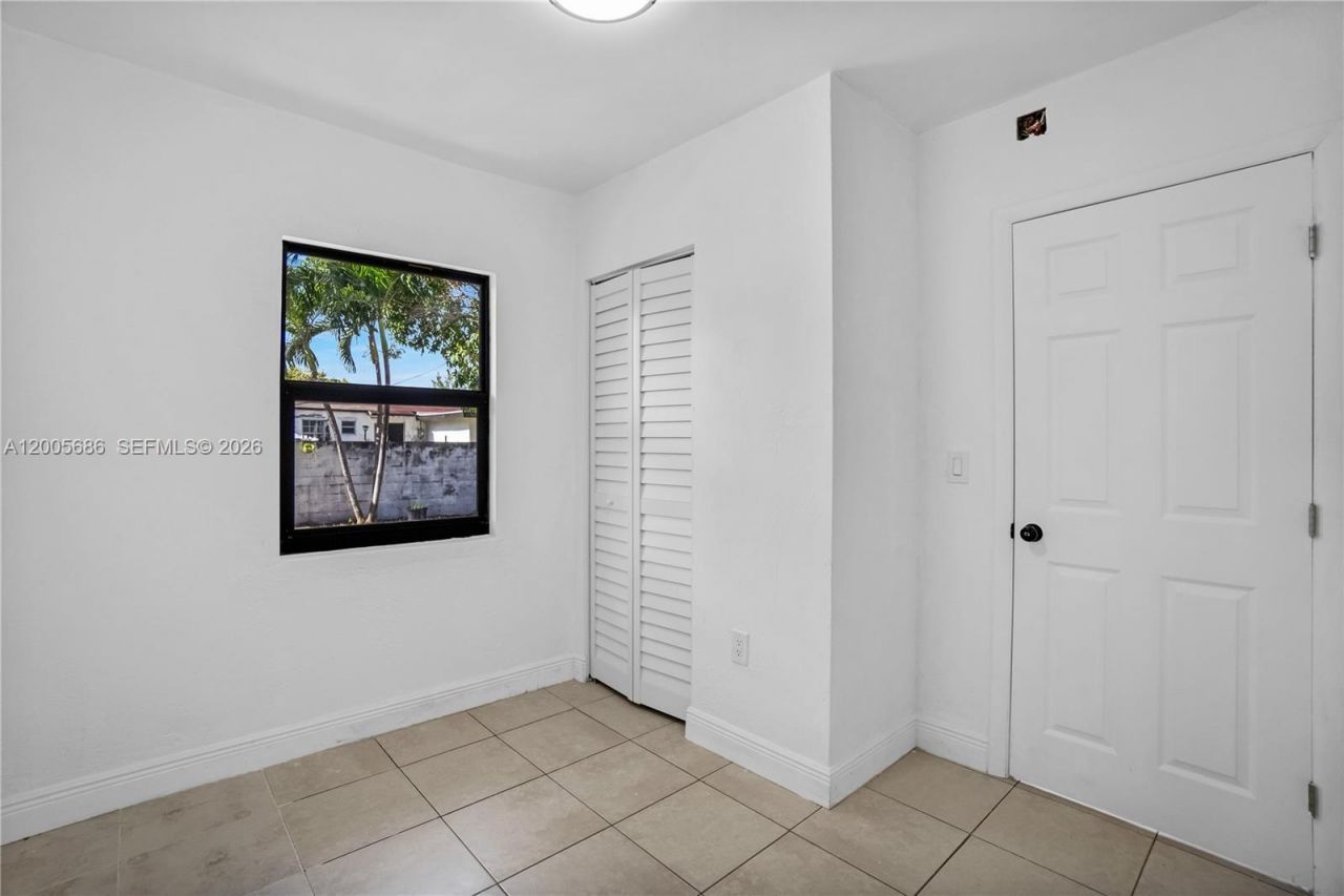 1340 NW 52nd St, Miami, FL 33142 Photo