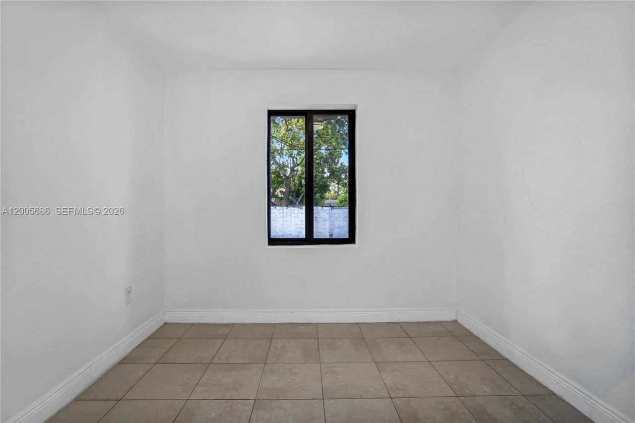 1340 NW 52nd St, Miami, FL 33142 Photo