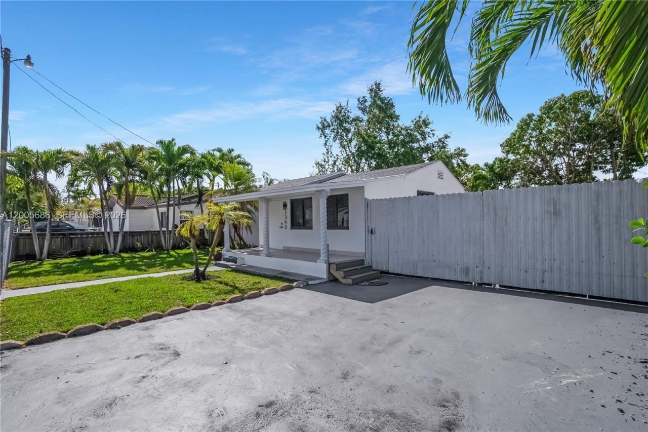 1340 NW 52nd St, Miami, FL 33142 Photo