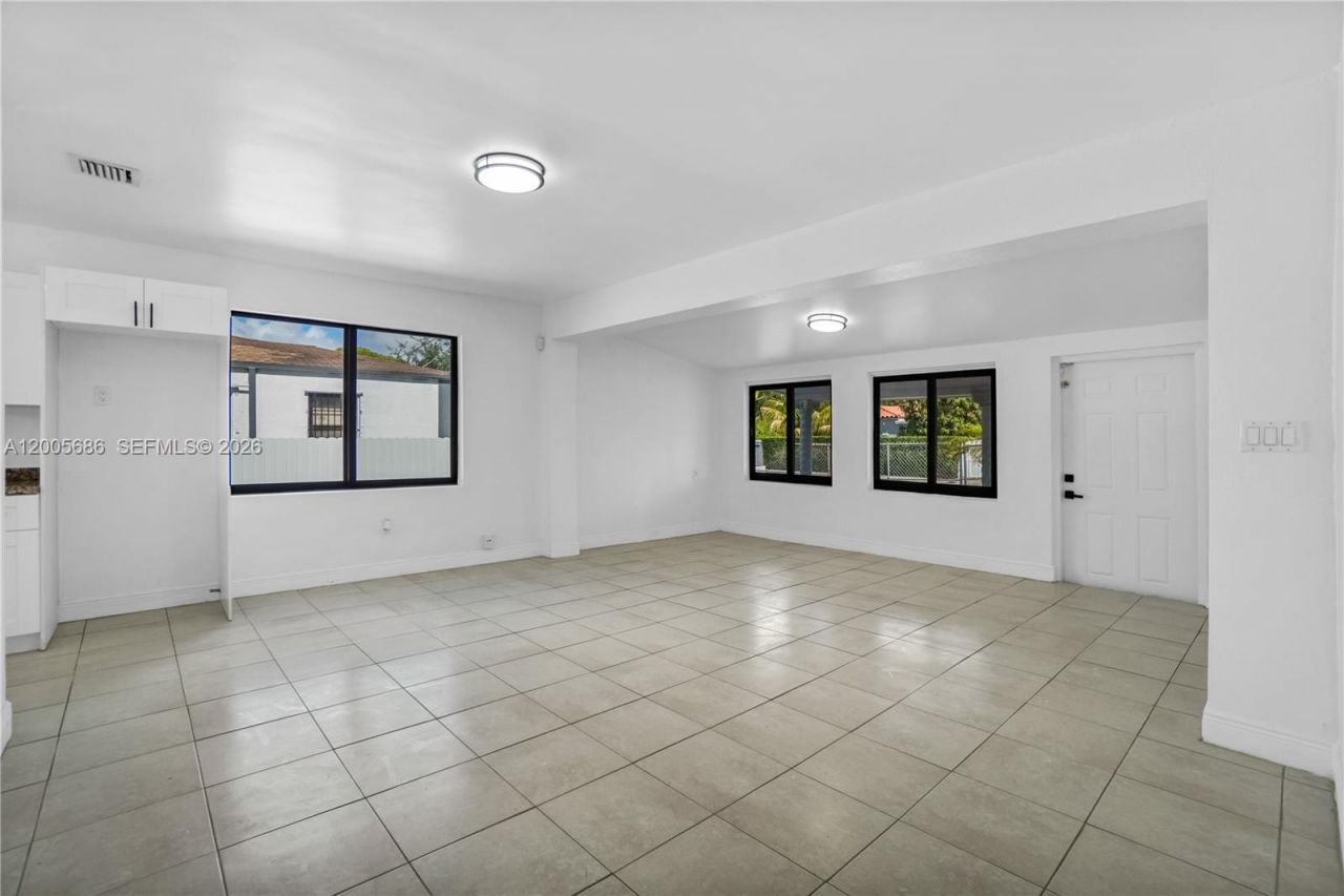 1340 NW 52nd St, Miami, FL 33142 Photo