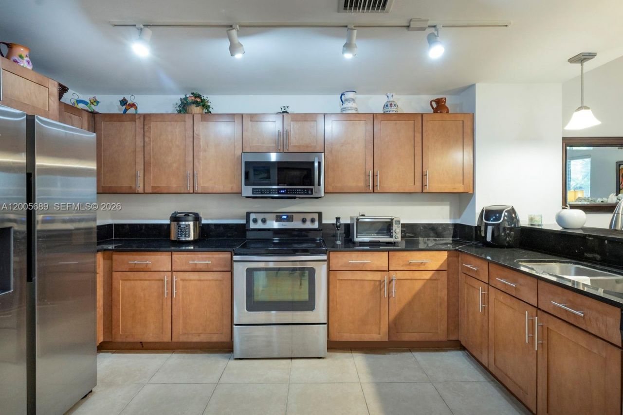 8390 SW 72nd Ave, Unit 115, Miami, FL 33143 Photo